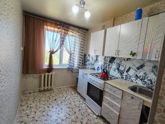Продам трехкомнатную (3-комн.) квартиру, Победы пр-кт, 45к3, Комсомольск-на-Амуре г
