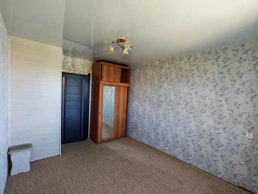 Продам трехкомнатную (3-комн.) квартиру, Победы пр-кт, 45к3, Комсомольск-на-Амуре г