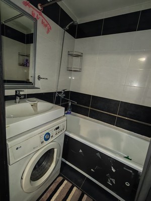 Продам трехкомнатную (3-комн.) квартиру, Победы пр-кт, 45к3, Комсомольск-на-Амуре г