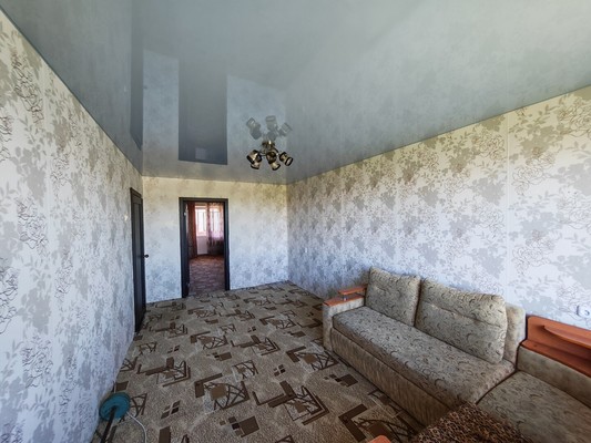 Продам трехкомнатную (3-комн.) квартиру, Победы пр-кт, 45к3, Комсомольск-на-Амуре г