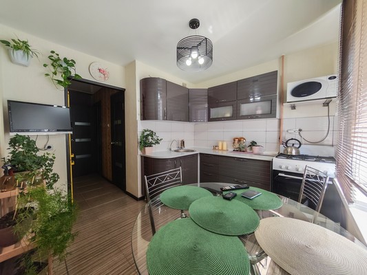Продам двухкомнатную (2-комн.) квартиру, Комсомольская ул, 84, Комсомольск-на-Амуре г
