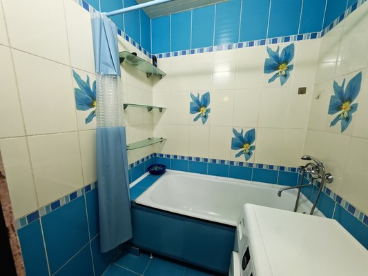 Продам двухкомнатную (2-комн.) квартиру, Комсомольская ул, 84, Комсомольск-на-Амуре г