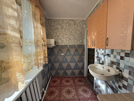 Продам двухкомнатную (2-комн.) квартиру, Школьная ул, 9, Ягодный п