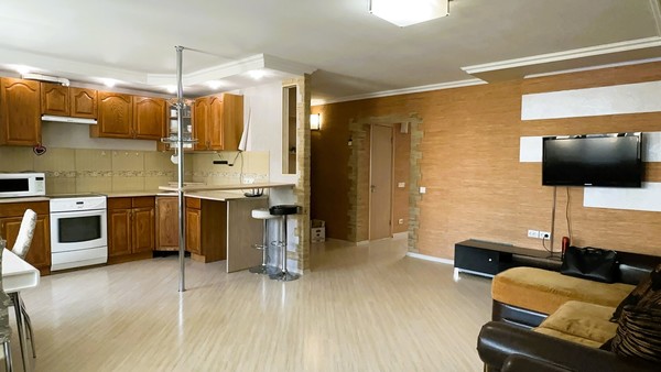 Продам трехкомнатную (3-комн.) квартиру, Есенина ул, 12А, Южно-Сахалинск г