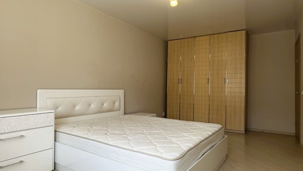 Продам трехкомнатную (3-комн.) квартиру, Есенина ул, 12А, Южно-Сахалинск г