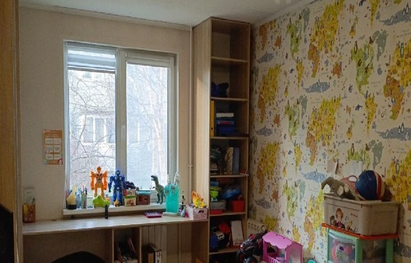 Продам трехкомнатную (3-комн.) квартиру, Автомобильная ул, 10, Южно-Сахалинск г