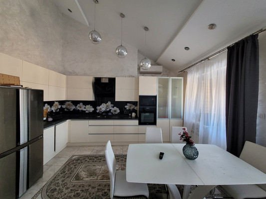 Продам трехкомнатную (3-комн.) квартиру, Чехова ул, 19, Ханты-Мансийск г