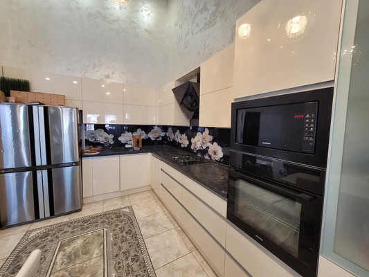 Продам трехкомнатную (3-комн.) квартиру, Чехова ул, 19, Ханты-Мансийск г