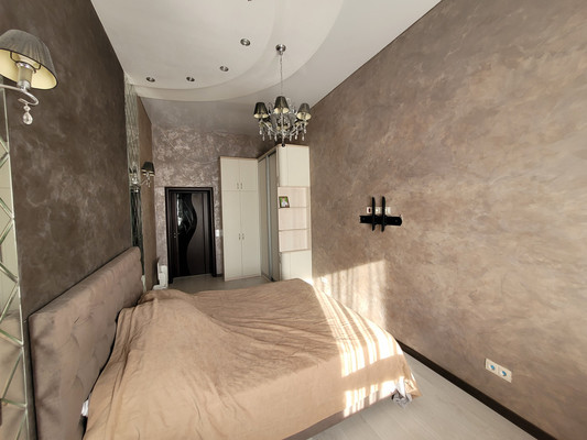 Продам трехкомнатную (3-комн.) квартиру, Чехова ул, 19, Ханты-Мансийск г