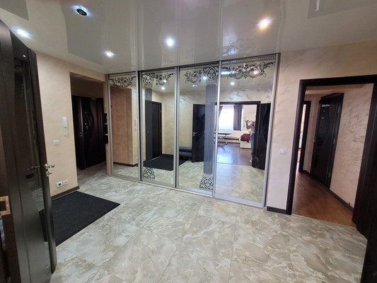 Продам трехкомнатную (3-комн.) квартиру, Чехова ул, 19, Ханты-Мансийск г