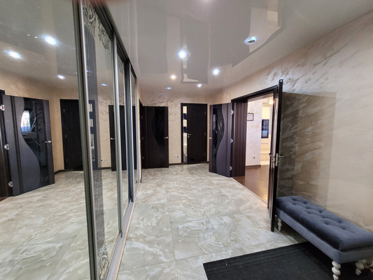 Продам трехкомнатную (3-комн.) квартиру, Чехова ул, 19, Ханты-Мансийск г