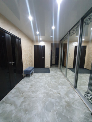 Продам трехкомнатную (3-комн.) квартиру, Чехова ул, 19, Ханты-Мансийск г