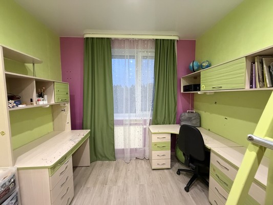 Продам трехкомнатную (3-комн.) квартиру, Югорская ул, 18, Ханты-Мансийск г