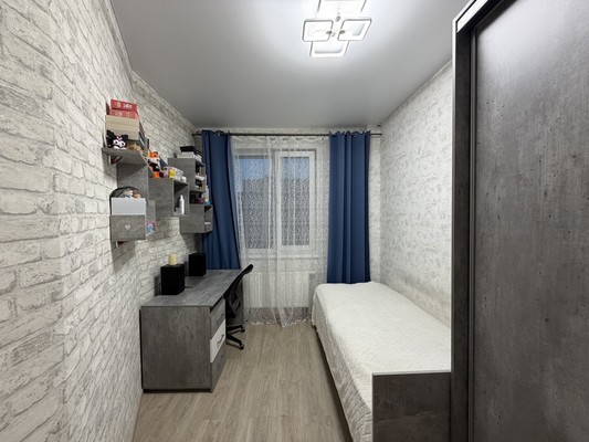 Продам трехкомнатную (3-комн.) квартиру, Югорская ул, 18, Ханты-Мансийск г