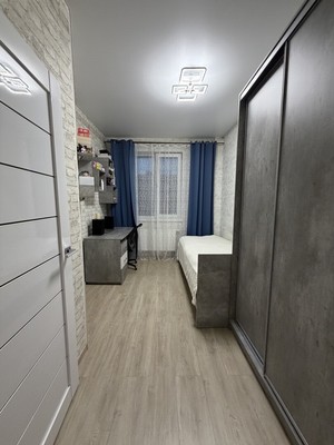 Продам трехкомнатную (3-комн.) квартиру, Югорская ул, 18, Ханты-Мансийск г