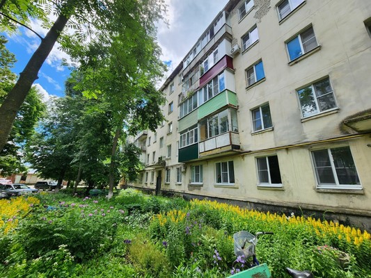 Продам двухкомнатную (2-комн.) квартиру, Волкова ул, 17, Новомичуринск г