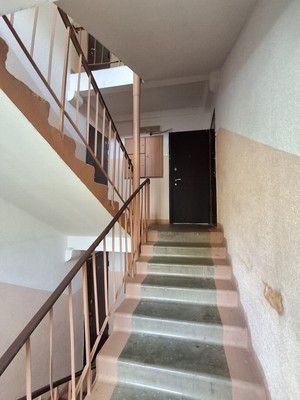 Продам трехкомнатную (3-комн.) квартиру, 7, Дубровицы п