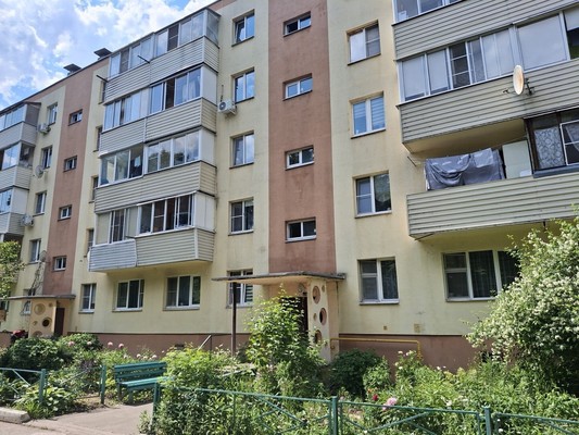 Продам трехкомнатную (3-комн.) квартиру, 7, Дубровицы п