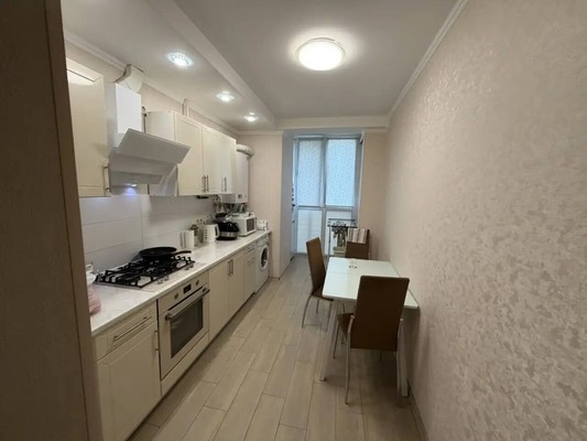 Продам трехкомнатную (3-комн.) квартиру, Луговая ул, 6ж, Симферополь г