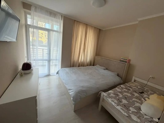 Продам трехкомнатную (3-комн.) квартиру, Луговая ул, 6ж, Симферополь г