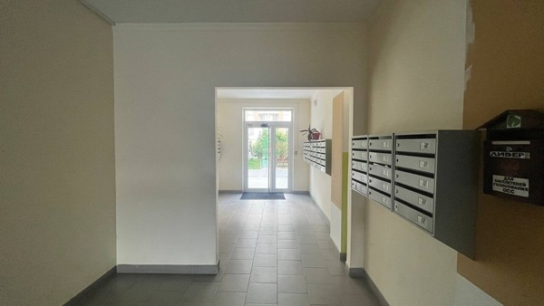 Продам трехкомнатную (3-комн.) квартиру, Луговая ул, 6ж, Симферополь г