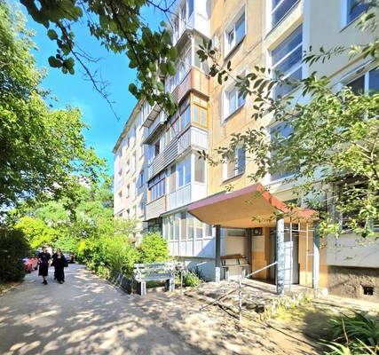 Продам двухкомнатную (2-комн.) квартиру, им.Крупской ул, 56, Евпатория г