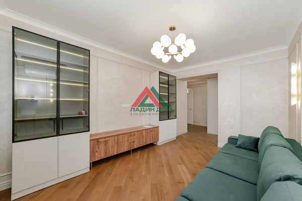 Продам трехкомнатную (3-комн.) квартиру, Красная ул, 204, Краснодар г