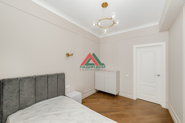 Продам трехкомнатную (3-комн.) квартиру, Красная ул, 204, Краснодар г