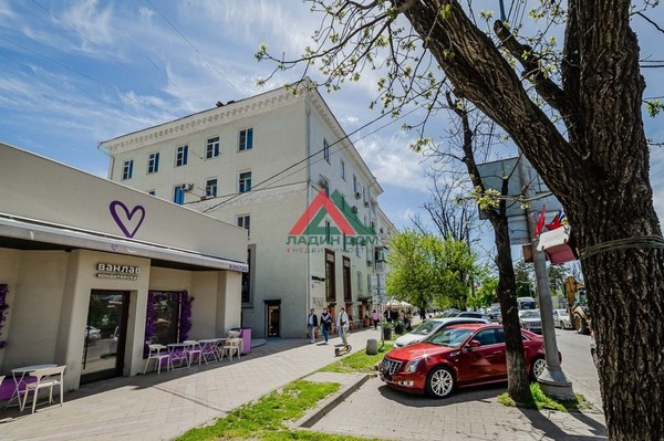 Продам трехкомнатную (3-комн.) квартиру, Красная ул, 204, Краснодар г