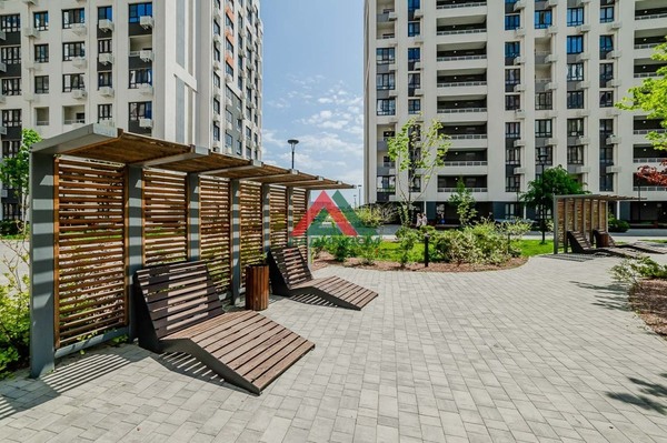 Продам двухкомнатную (2-комн.) квартиру, Питерская ул, 40, Краснодар г