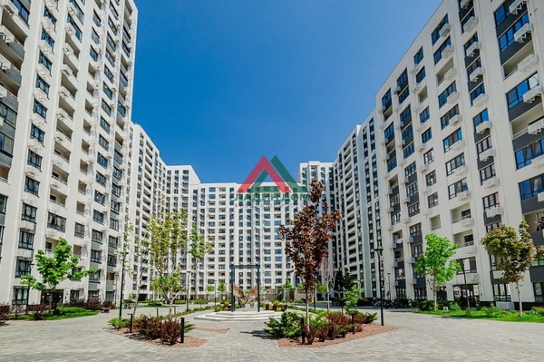 Продам двухкомнатную (2-комн.) квартиру, Питерская ул, 40, Краснодар г