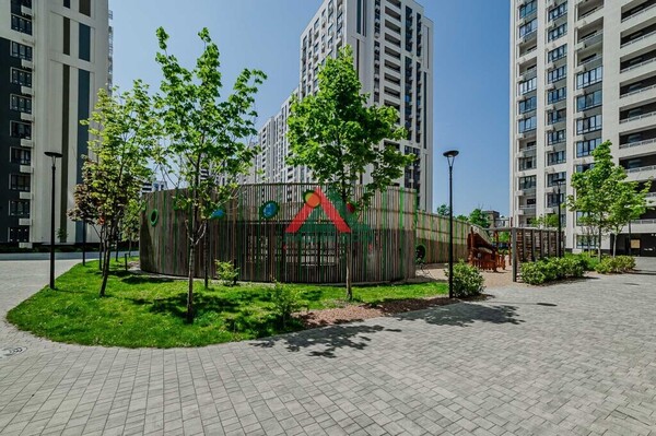 Продам двухкомнатную (2-комн.) квартиру, Питерская ул, 40, Краснодар г
