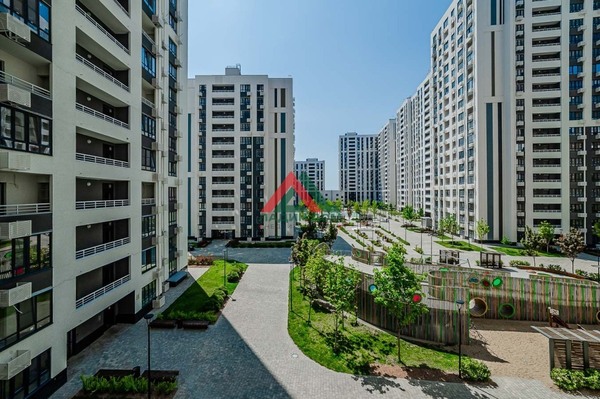 Продам двухкомнатную (2-комн.) квартиру, Питерская ул, 40, Краснодар г