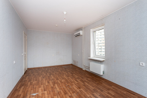 Продам трехкомнатную (3-комн.) квартиру, им. Героя Аверкиева А.А. ул, 14, Краснодар г