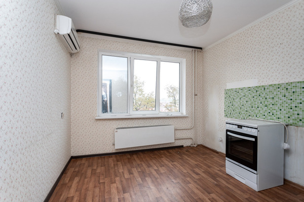 Продам трехкомнатную (3-комн.) квартиру, им. Героя Аверкиева А.А. ул, 14, Краснодар г