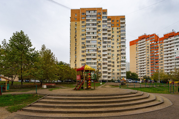 Продам трехкомнатную (3-комн.) квартиру, им. Героя Аверкиева А.А. ул, 14, Краснодар г