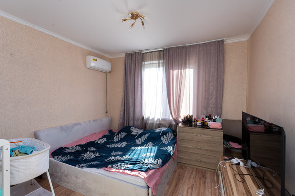 Продам двухкомнатную (2-комн.) квартиру, им. Героя Яцкова И.В. ул, 28, Краснодар г