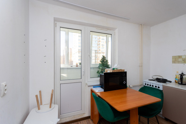Продам двухкомнатную (2-комн.) квартиру, им. Героя Яцкова И.В. ул, 28, Краснодар г