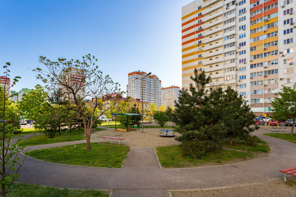 Продам двухкомнатную (2-комн.) квартиру, им. Героя Яцкова И.В. ул, 28, Краснодар г