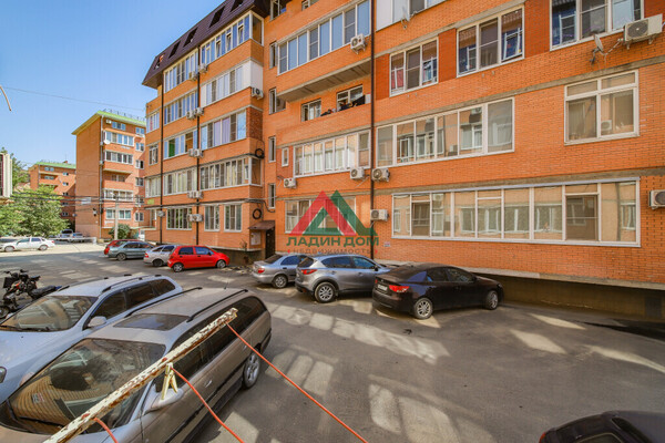 Продам двухкомнатную (2-комн.) квартиру, им. Прокофьева С.С. ул, 10, Краснодар г