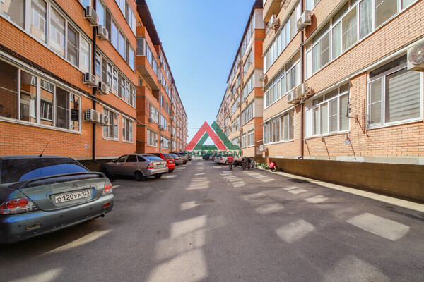 Продам двухкомнатную (2-комн.) квартиру, им. Прокофьева С.С. ул, 10, Краснодар г