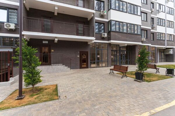 Продам двухкомнатную (2-комн.) квартиру, Адмиралтейский б-р, 3, Краснодар г