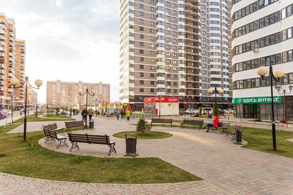 Продам двухкомнатную (2-комн.) квартиру, Адмиралтейский б-р, 3, Краснодар г
