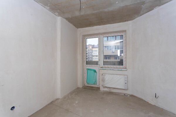 Продам трехкомнатную (3-комн.) квартиру, им. лётчика Позднякова ул, 2, Краснодар г