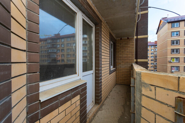 Продам трехкомнатную (3-комн.) квартиру, им. лётчика Позднякова ул, 2, Краснодар г