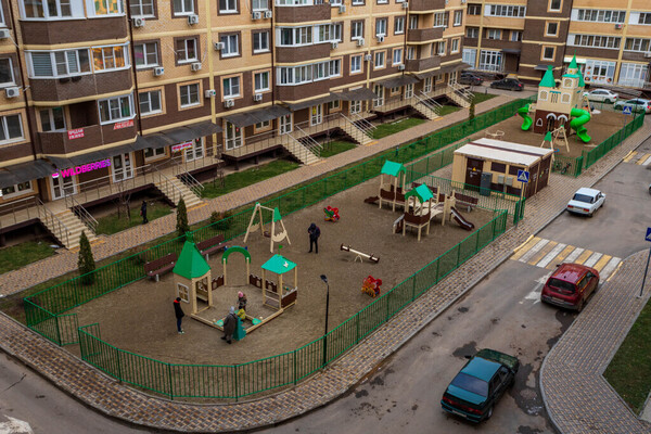 Продам трехкомнатную (3-комн.) квартиру, им. лётчика Позднякова ул, 2, Краснодар г