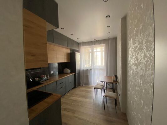 Продам двухкомнатную (2-комн.) квартиру, им. Адмирала Серебрякова ул, 3, Краснодар г