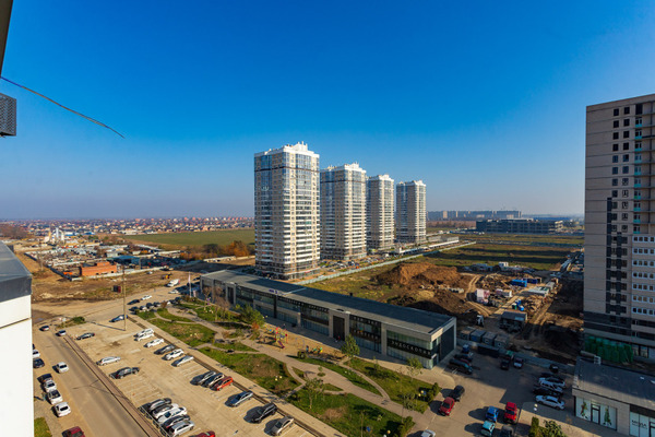 Продам двухкомнатную (2-комн.) квартиру, Командорская ул, 15, Краснодар г