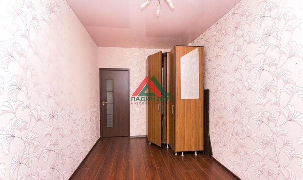 Продам двухкомнатную (2-комн.) квартиру, Восточно-Кругликовская ул, 94, Краснодар г