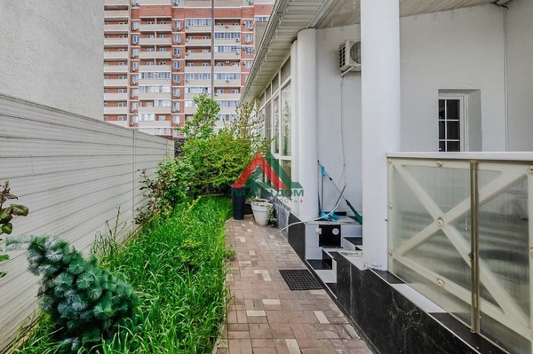 Продам трехкомнатную (3-комн.) квартиру, Российская ул, 369А, Краснодар г
